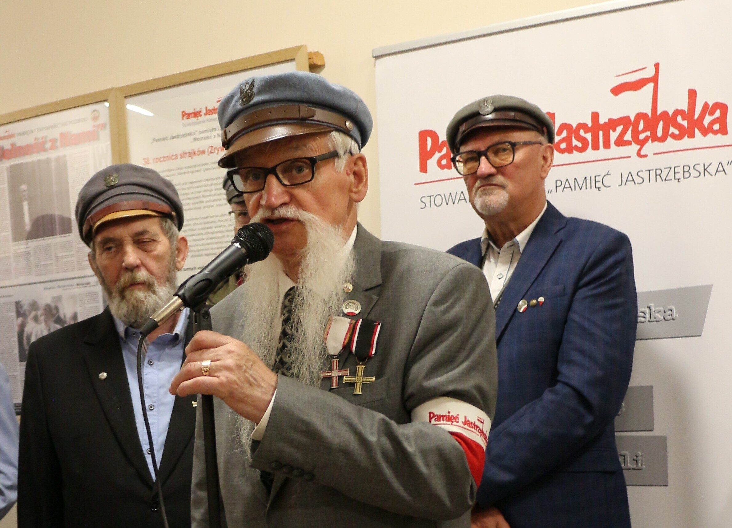 Alojzy Pietrzyk odznaczony Krzyżem Niepodległości